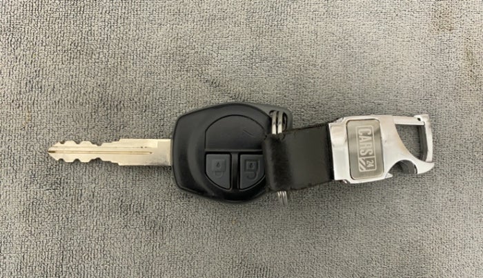 2013 Maruti Swift Dzire VXI, Petrol, Manual, 31,750 km, Lock system - Remote key not functional