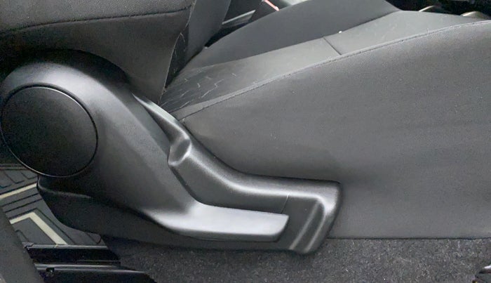2018 Maruti IGNIS ZETA 1.2 K12, Petrol, Manual, 5,563 km, Driver Side Adjustment Panel