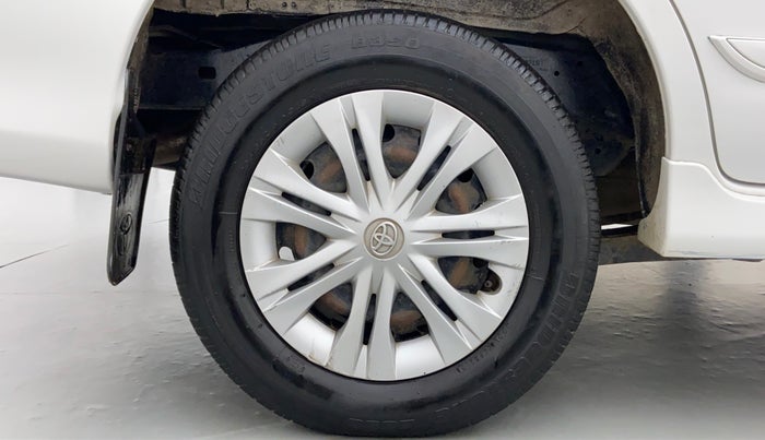 2015 Toyota Innova 2.5 GX 8 STR BS IV, Diesel, Manual, Right Rear Wheel