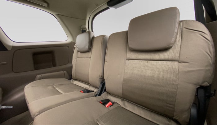 2015 Toyota Innova 2.5 GX 8 STR BS IV, Diesel, Manual, Third Seat Row ( optional )
