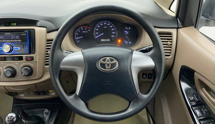 2015 Toyota Innova 2.5 GX 8 STR BS IV, Diesel, Manual, Steering Wheel Close Up