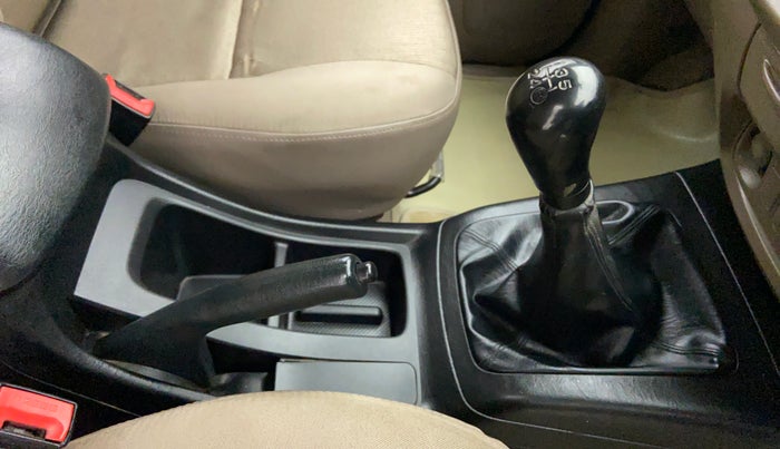2015 Toyota Innova 2.5 GX 8 STR BS IV, Diesel, Manual, Gear Lever