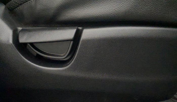 2019 Hyundai NEW SANTRO SPORTZ 1.1, Petrol, Manual, 4,350 km, Driver Side Adjustment Panel