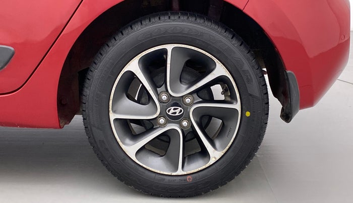 2017 Hyundai Grand i10 SPORTZ (O) 1.2 AT VTVT, Petrol, Automatic, 22,955 km, Left Rear Wheel