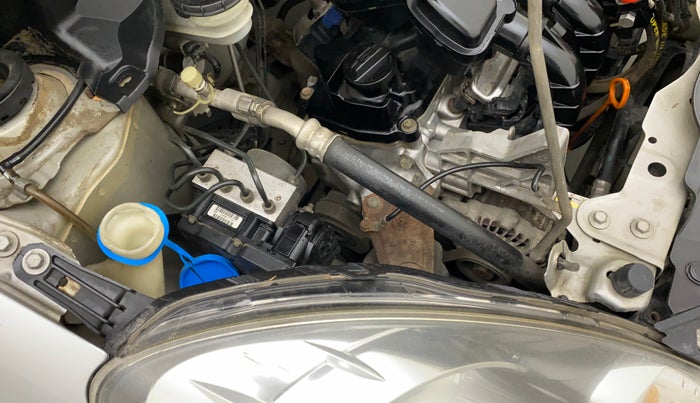 2016 Honda Amaze 1.2 SX MT I VTEC, CNG, Manual, 84,936 km, Right headlight - Clamp has minor damage
