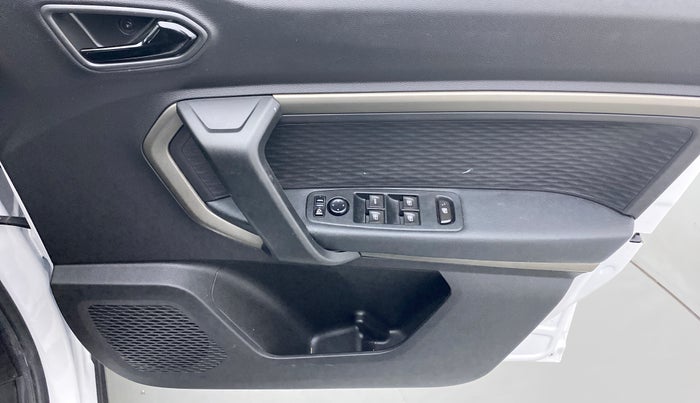 2022 Renault Kiger RXZ AMT, Petrol, Automatic, 4,309 km, Driver Side Door Panels Control