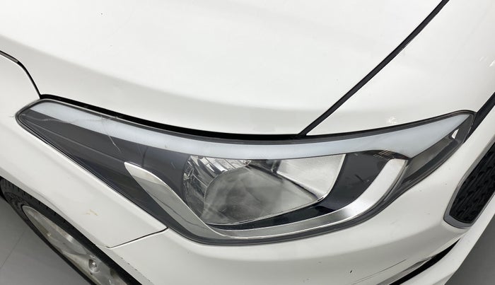 2017 Hyundai Elite i20 ASTA 1.4 CRDI, Diesel, Manual, 1,16,263 km, Right headlight - Minor scratches