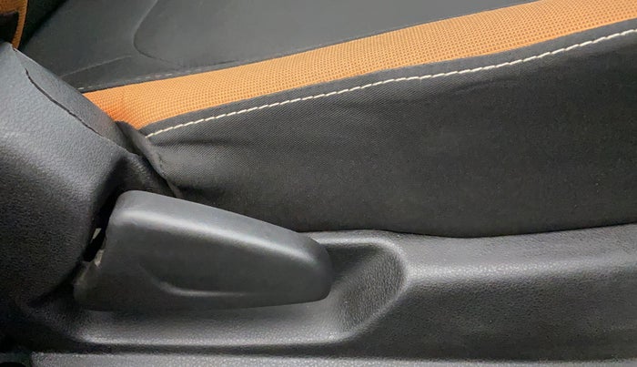 2021 Renault Kwid CLIMBER 1.0 (O), Petrol, Manual, 59,221 km, Driver Side Adjustment Panel