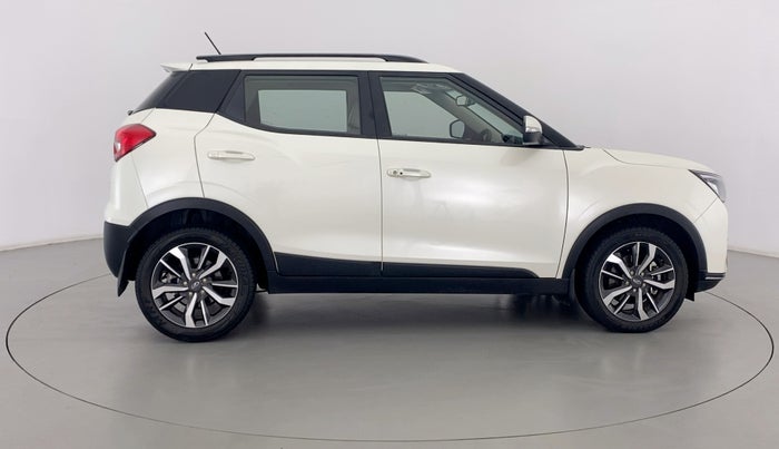2022 Mahindra XUV300 W8 (O) AT, Petrol, Automatic, 20,094 km, Right Side View