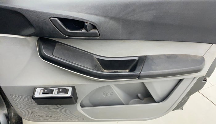 2021 Tata Tiago XE PETROL, Petrol, Manual, 26,368 km, Driver Side Door Panels Control