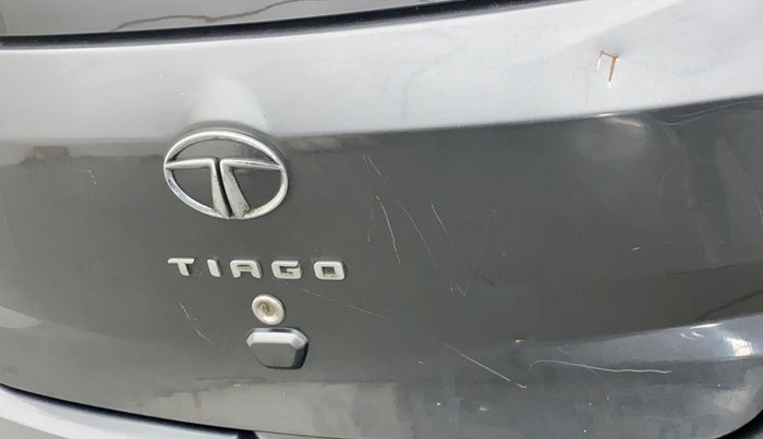 2021 Tata Tiago XE PETROL, Petrol, Manual, 26,368 km, Dicky (Boot door) - Minor scratches
