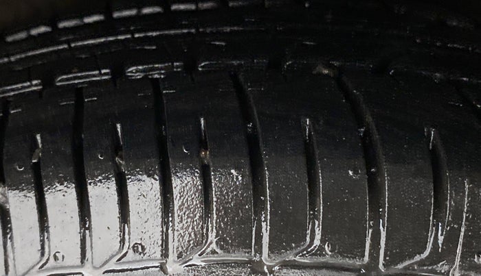 2016 Hyundai i10 MAGNA 1.1 IRDE2, Petrol, Manual, 13,851 km, Left Rear Tyre Tread