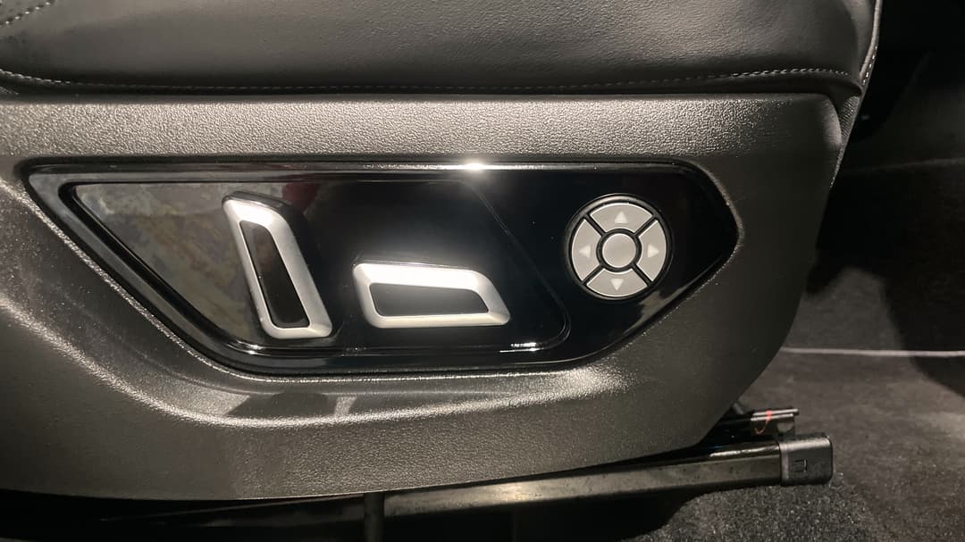 2026 GWM Tank 500 Vanta Hybrid, Automatic, 1993 km, Drivers Side Adjustment Panel