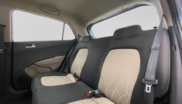 2016 Hyundai Grand i10 SPORTS 1.2 VTVT, Petrol, Manual, 25,407 km, Right Side Rear Door Cabin View