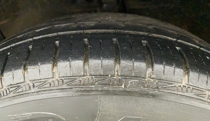 2011 Maruti Swift Dzire VXI, Petrol, Manual, 96,599 km, Left Front Tyre Tread