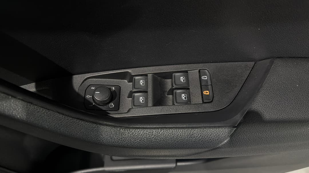 2020 SKODA Karoq 140tsi Sportline (4x4), Automatic, 81590 km, Drivers Side Door Panel Controls