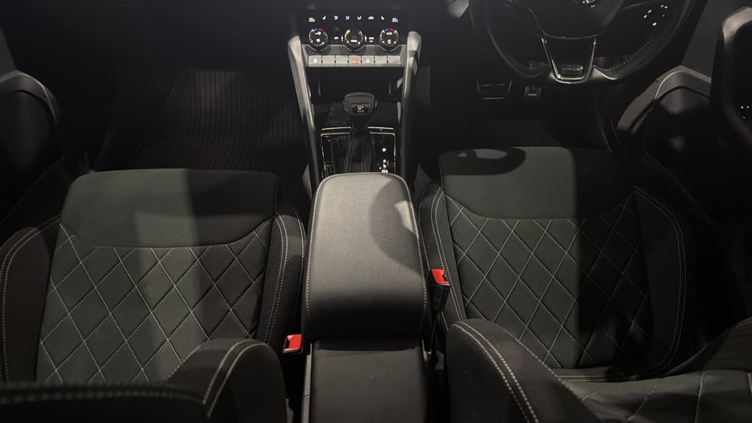 2020 SKODA Karoq 140tsi Sportline (4x4), Automatic, 81590 km, Center Console