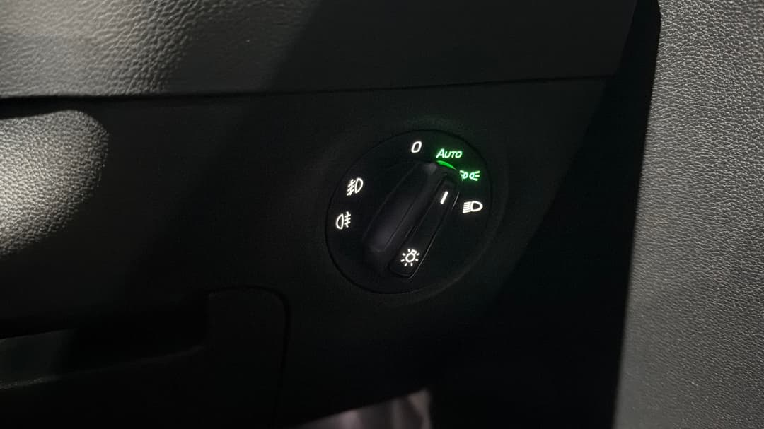 2020 SKODA Karoq 140tsi Sportline (4x4), Automatic, 81590 km, Utility Switches/Buttons