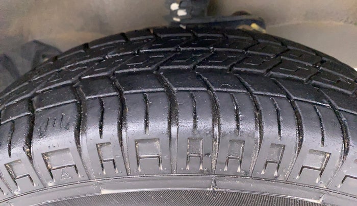 2019 Maruti Eeco 5 STR WITH AC PLUSHTR, Petrol, Manual, 10,935 km, Right Front Tyre Tread
