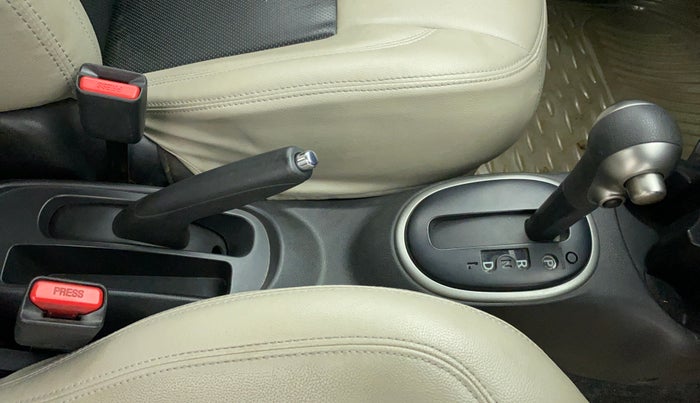 2018 Nissan Micra XV CVT, Petrol, Automatic, 39,878 km, Gear Lever