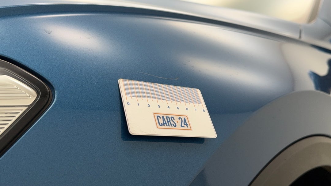 Quarter Panel Front LHS Guard Scratch