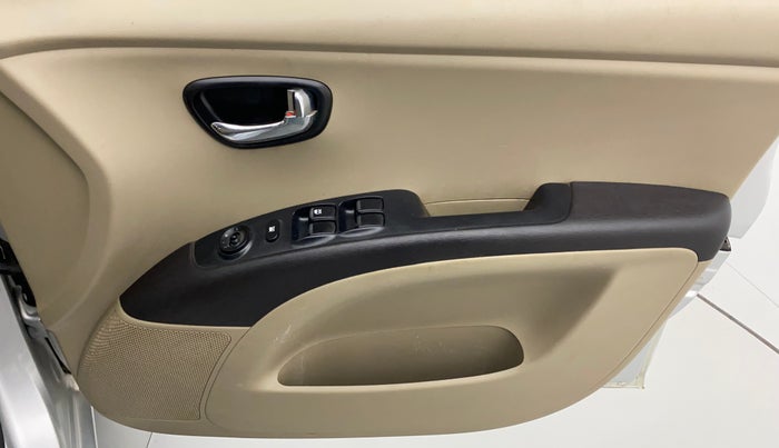 2012 Hyundai i10 SPORTZ 1.2, CNG, Manual, 91,832 km, Driver Side Door Panels Control
