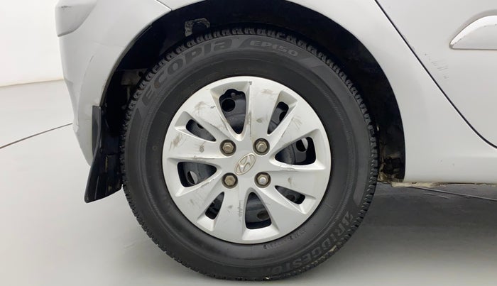 2012 Hyundai i10 SPORTZ 1.2, CNG, Manual, 91,832 km, Right Rear Wheel