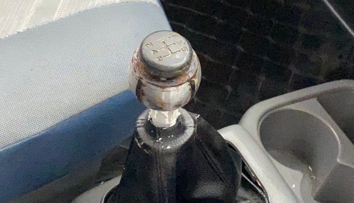 2011 Maruti Alto K10 VXI, Petrol, Manual, 73,525 km, Gear lever - Knob has minor damage