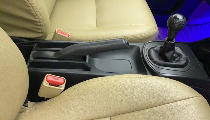 2016 Honda City 1.5L I-VTEC S MT, Petrol, Manual, 1,15,054 km, Gear Lever