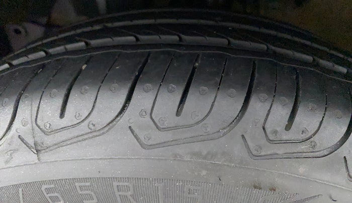 2016 Honda City 1.5L I-VTEC S MT, Petrol, Manual, 1,15,151 km, Left Front Tyre Tread