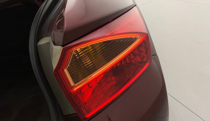 2016 Honda City 1.5L I-VTEC S MT, Petrol, Manual, 1,15,054 km, Right tail light - Minor damage