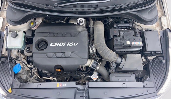 2018 Hyundai Verna 1.6 SX (O) CRDI MT, Diesel, Manual, 38,077 km, Engine Bonet View
