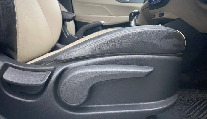 2018 Hyundai Verna 1.6 SX (O) CRDI MT, Diesel, Manual, 38,077 km, Driver Side Adjustment Panel