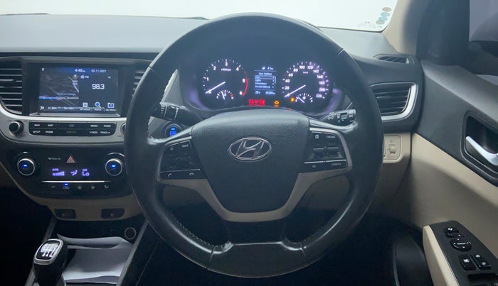 2018 Hyundai Verna 1.6 SX (O) CRDI MT, Diesel, Manual, 38,077 km, Steering Wheel Close-up
