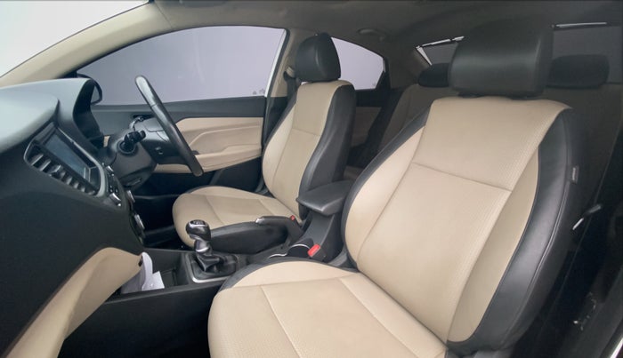 2018 Hyundai Verna 1.6 SX (O) CRDI MT, Diesel, Manual, 38,077 km, Right Side Front Door Cabin View