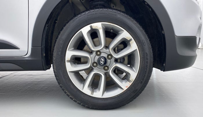 2016 Hyundai i20 Active 1.2 SX, Petrol, Manual, 12,119 km, Right Front Wheel
