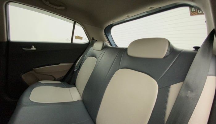 2015 Hyundai Grand i10 SPORTZ 1.2 KAPPA VTVT, Petrol, Manual, 47,884 km, Right Side Rear Door Cabin