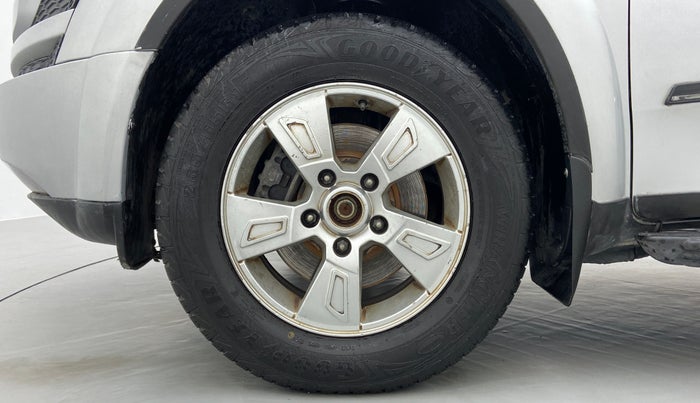 2014 Mahindra XUV500 W8 FWD, Diesel, Manual, 83,931 km, Left Front Wheel