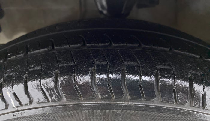 2015 Hyundai i10 MAGNA 1.1 IRDE2, Petrol, Manual, 78,241 km, Left Front Tyre Tread