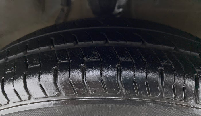 2015 Hyundai i10 MAGNA 1.1 IRDE2, Petrol, Manual, 78,241 km, Right Front Tyre Tread