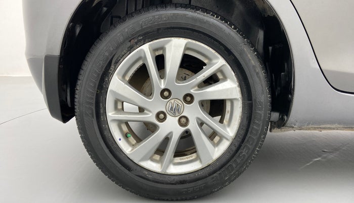 2014 Maruti Swift ZDI, Diesel, Manual, 85,173 km, Right Rear Wheel