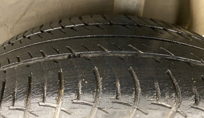 2014 Maruti Celerio VXI, Petrol, Manual, 35,620 km, Left Rear Tyre Tread