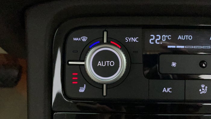 Volkswagen Touareg-Heated Seats