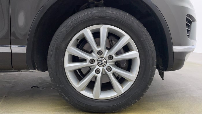 Volkswagen Touareg-Right Front Tyre