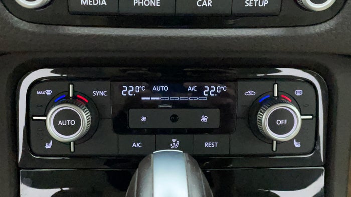 Volkswagen Touareg-Automatic Climate Control