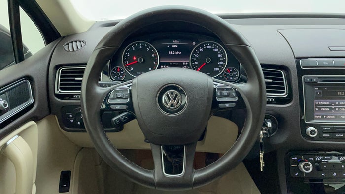 Volkswagen Touareg-Steering Wheel Close-up