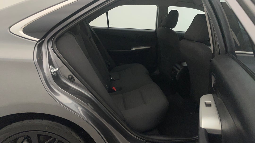 2017 Toyota Camry Rz S.e., Automatic, 41095 km, Right Side Rear Door Cabin View