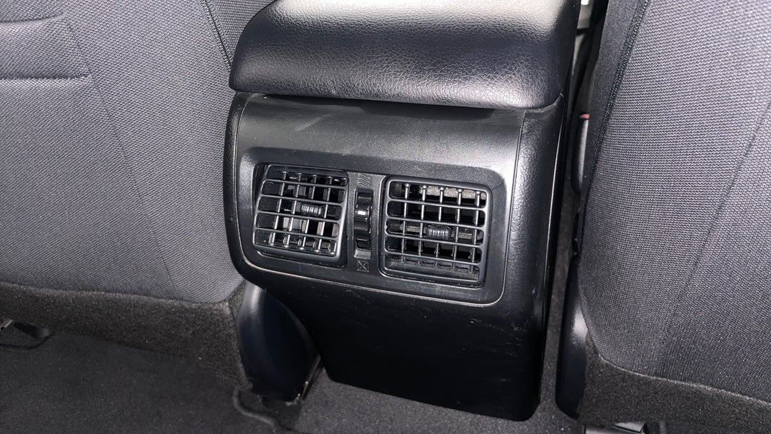 2017 Toyota Camry Rz S.e., Automatic, 41095 km, Rear A/C Vent