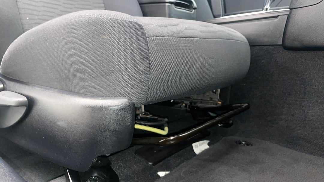 2017 Toyota Camry Rz S.e., Automatic, 41095 km, Drivers Side Adjustment Panel