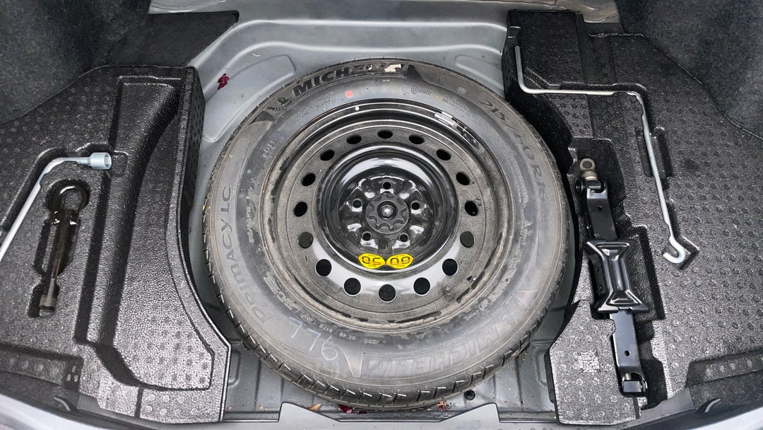 2017 Toyota Camry Rz S.e., Automatic, 41095 km, Spare Wheel